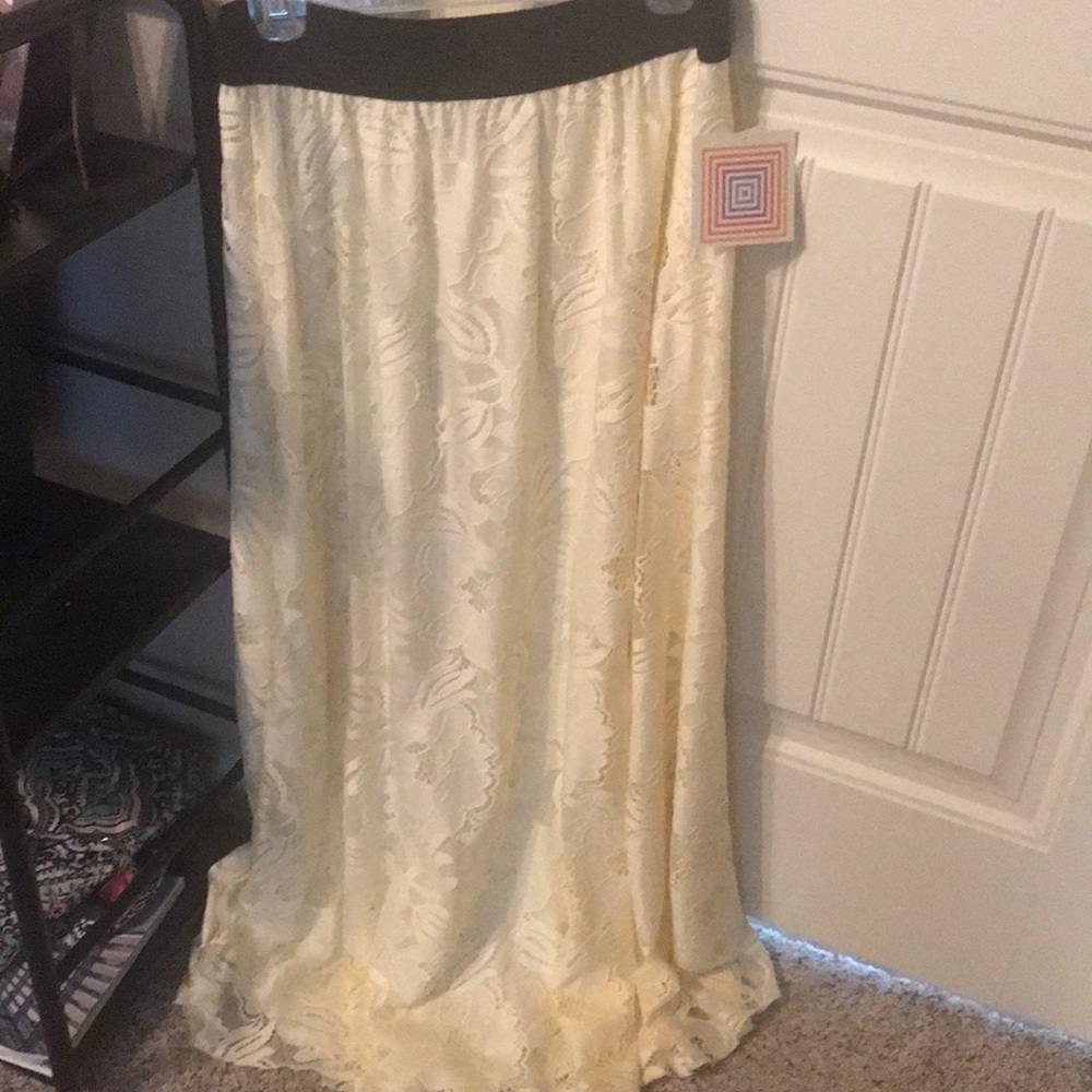 Lularoe lucy